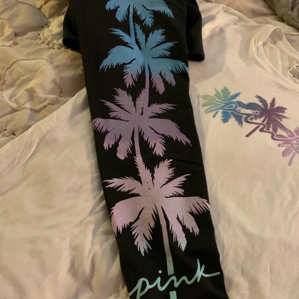 Victoria's Secret Pink Black Palm Shine Leggings & Matching Palm
Shine T-Shirt - Picture 4 of 12